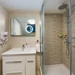 Navis Luxury
