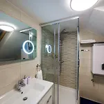 Navis Luxury
