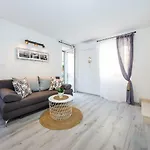 아파트 Navis Luxury