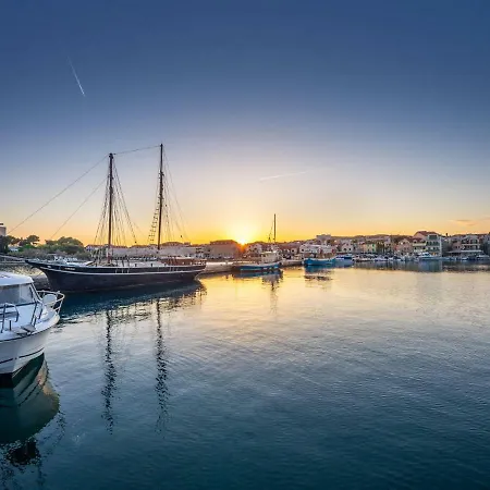 Navis Luxury Lejlighed